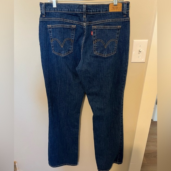 SOLD!❌ - Levi’s Blue Denim Relaxed Boot Cut Jeans - Picture 3 of 5